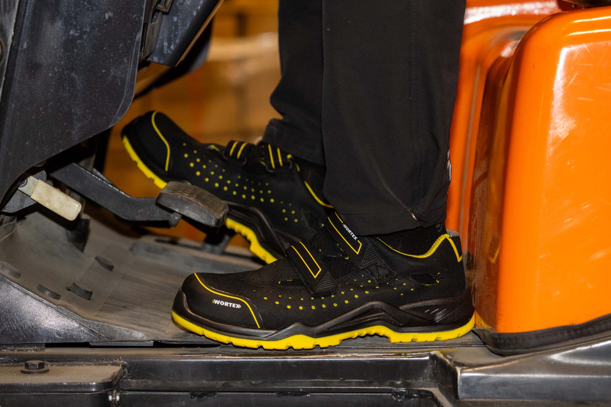 WORTEX CITRO turvasandaalid S1P