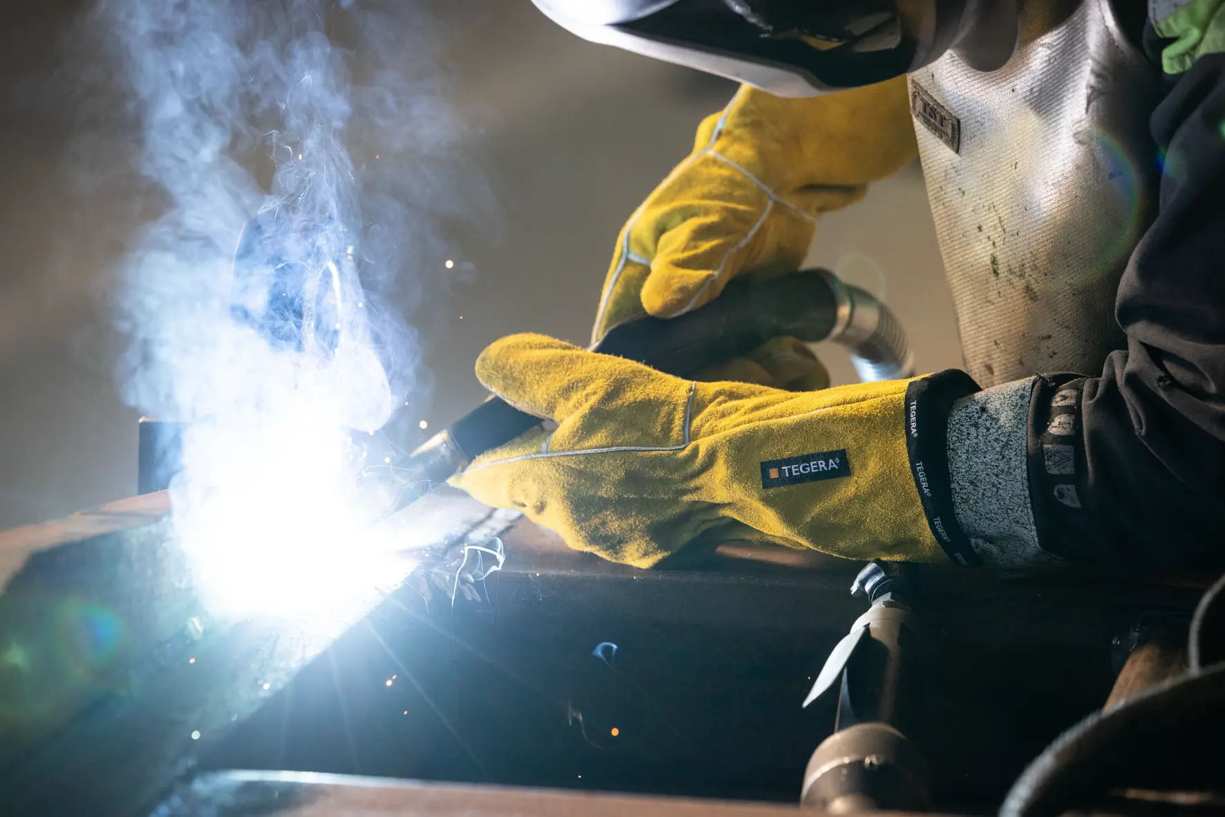 TEGERA 19 nahast keevituskindad